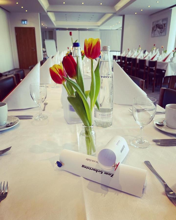 Hotel Krone Königsbrunn المظهر الخارجي الصورة