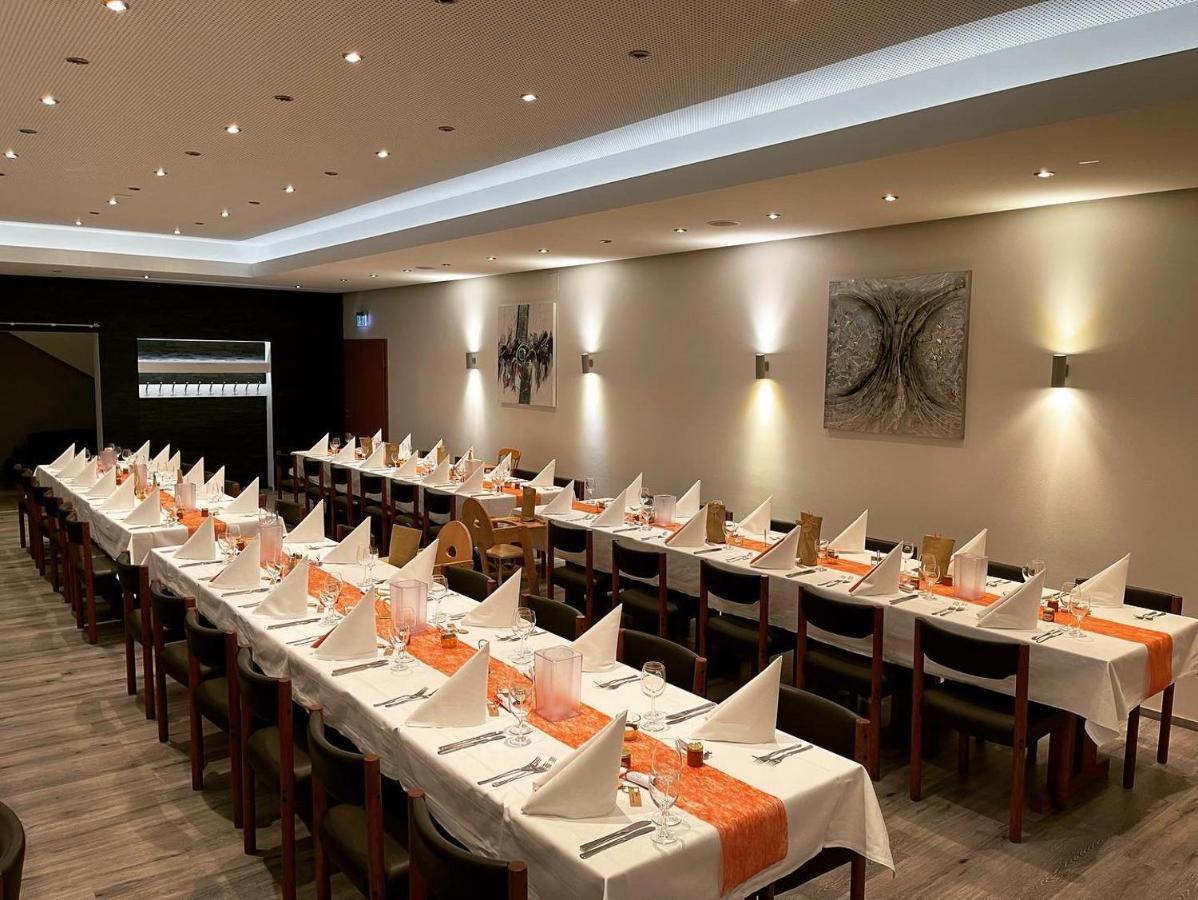Hotel Krone Königsbrunn المظهر الخارجي الصورة