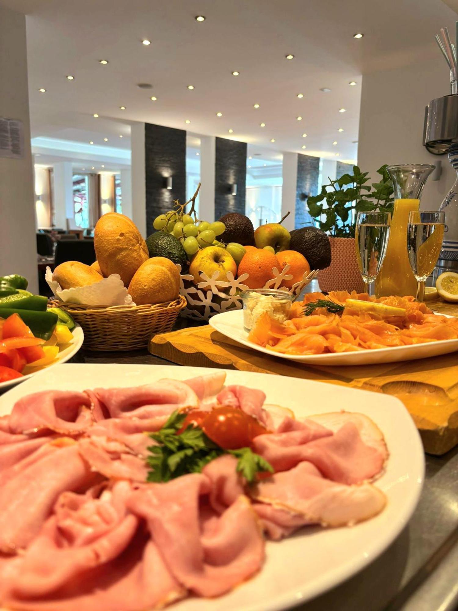 Hotel Krone Königsbrunn المظهر الخارجي الصورة